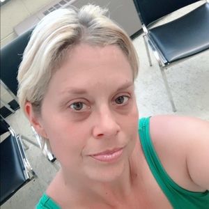 Meet your Posher, Carrie